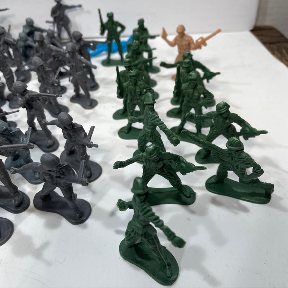 Army Men Lot Mixed. Greenbrier, Ja-Ru and Generic Made in China. 100 Plus Total - Picture 5 of 14